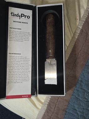 Tandy Pro | Leather Skiving Knife 24mm | Walnut Handle | Professional Craft Tool